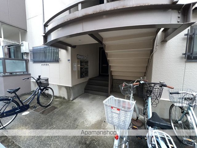 ウイステリア庄内の玄関写真