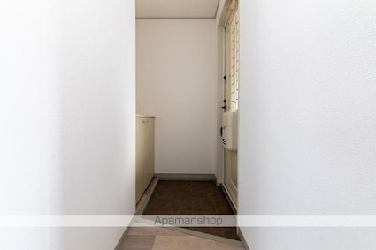 アルカディア屋島Ａ・Ｂ[2LDK/55.85m2]の玄関