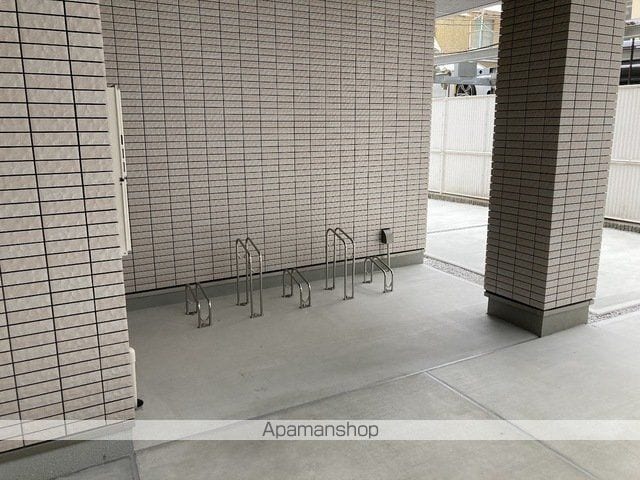 【新宿区西新宿のマンションの写真】