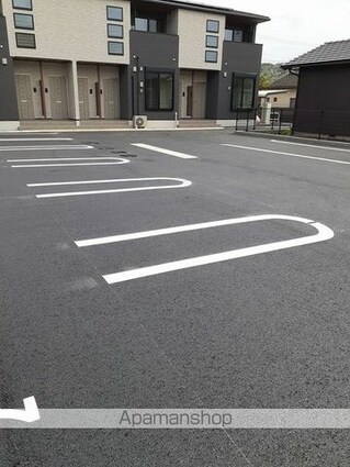 ルジャーダ[1LDK/50.05m2]の駐車場1