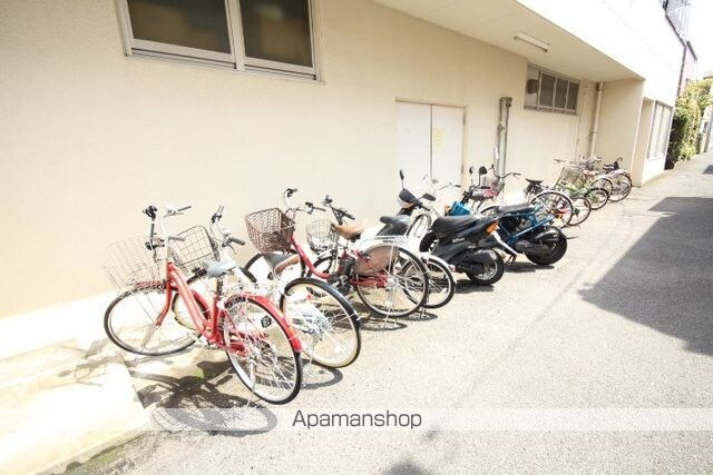 広島県広島市中区吉島西１丁目[2DK/39.69m2]の駐車場
