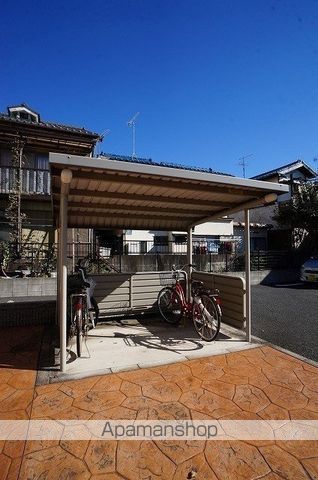 ベルク フルス Bの玄関写真