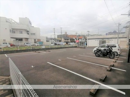 レオパレスカメリア[1K/20.28m2]の駐車場