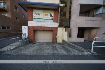 東京都新宿区荒木町[1DK/32.5m2]の共用部1