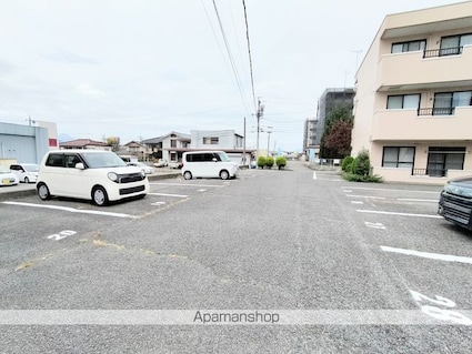 長野県須坂市墨坂４丁目[1LDK/39.85m2]の駐車場1