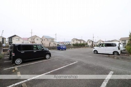 しゃんぐりらひる[2LDK/57m2]の駐車場1