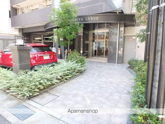 エスリード神戸三宮ラグジェの玄関写真