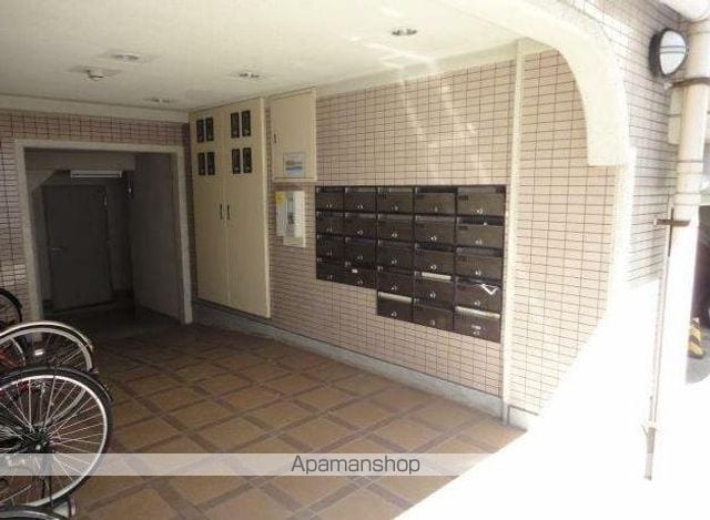 西本番町マンションの玄関写真