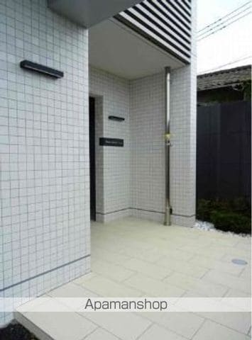 アヴォアムール熊本駅南の玄関写真