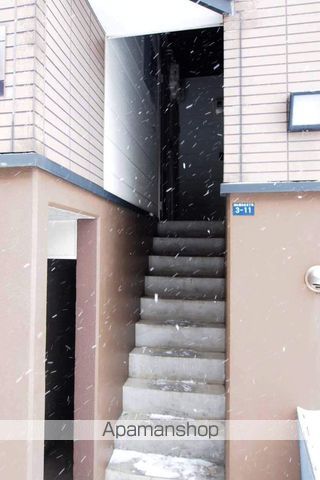 ヴェルデュール東の玄関写真