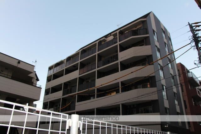 ARISA COURT