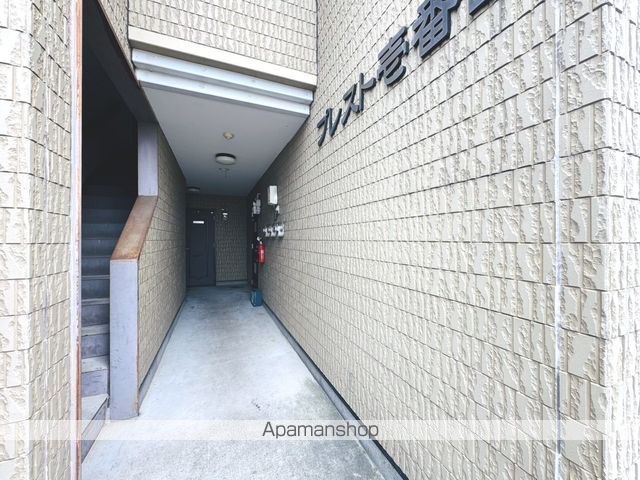 プレスト壱番館の玄関写真