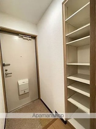 スカイコート新宿御苑前[1K/20.02m2]の玄関