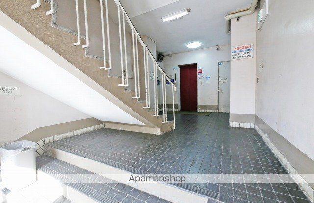 エーワンコーポの玄関写真
