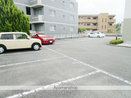 山梨県中巨摩郡昭和町西条[1K/23.18m2]の駐車場2