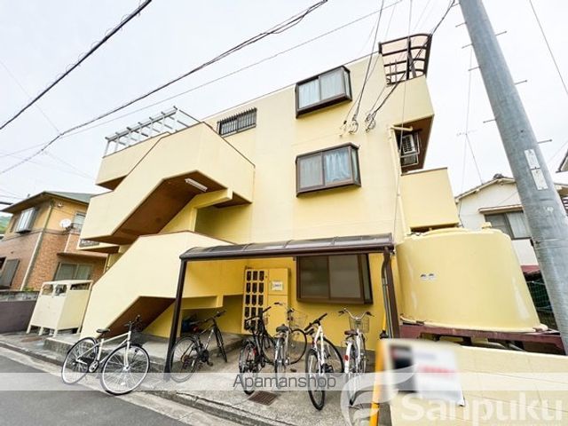 メゾンドゥトゥモローの外観写真