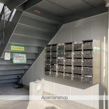 滋賀県甲賀市水口町東名坂[1K/18.48m2]のエントランス4