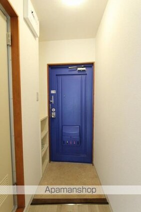 ハイツ亀岡[1R/19.84m2]の玄関
