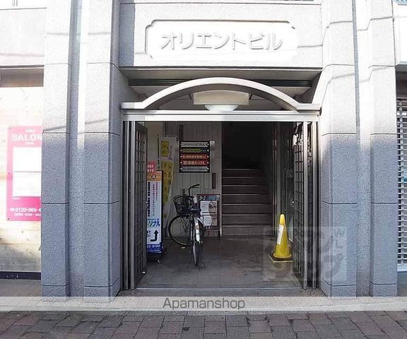 オリエントビルの玄関写真