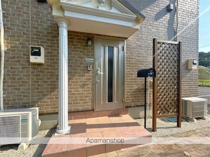 メゾンファミリーオーブ　Ｂ[2LDK/57.96m2]のエントランス