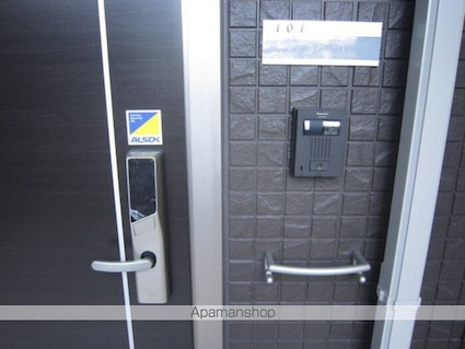 Ｄーｒｏｏｍブランシェ[1LDK/43.88m2]のエントランス