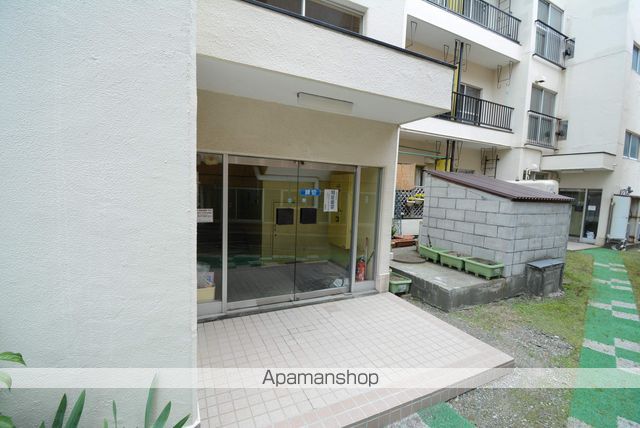 平岸クラウンハイツの玄関写真