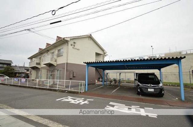 新若マンションの外観写真