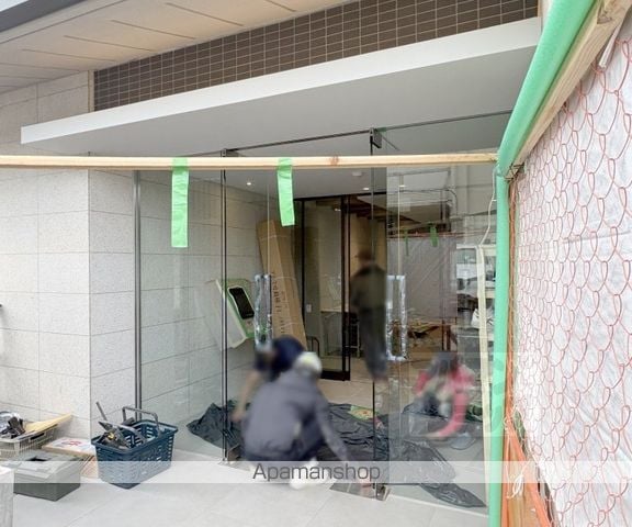 THE RESIDENCE 御車道の玄関写真