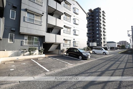 Ｍａｉｓｏｎ　Ｓａｋａｅ[3DK/53m2]の駐車場2