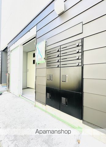 リュクス森小路の玄関写真