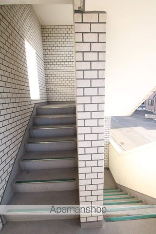 ビッグバーンズマンションN23の玄関写真