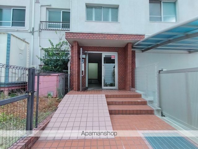 阪口マンションの玄関写真