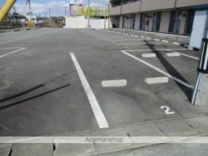 レオパレスカーサ[1K/23.18m2]の駐車場