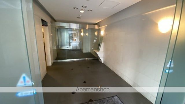 グラビスコート十日市の玄関写真