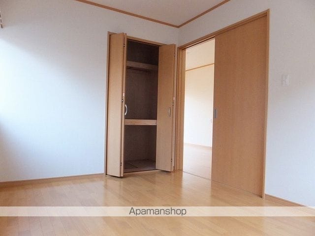 小林市 1階建 築14年の内装写真