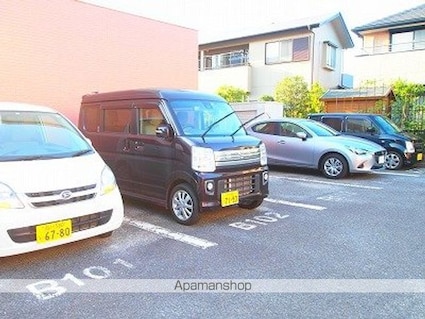 茨城県鹿嶋市旭ケ丘２丁目[2DK/46.13m2]の駐車場2