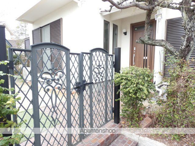 長久手市東狭間戸建の玄関写真