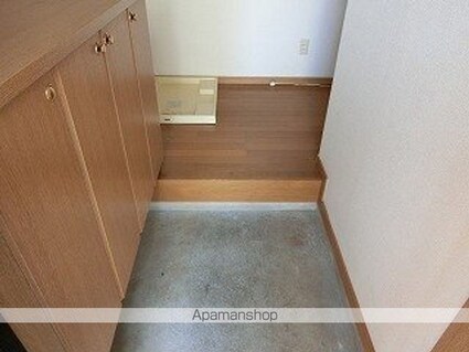 岩手県盛岡市前九年３丁目[1K/27.74m2]の玄関