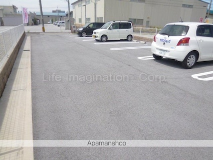 アメニティ　ハウス[1SDK/46.45m2]の駐車場3