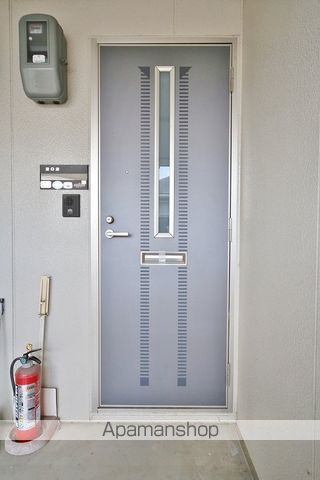 サンフレール柏原の玄関写真