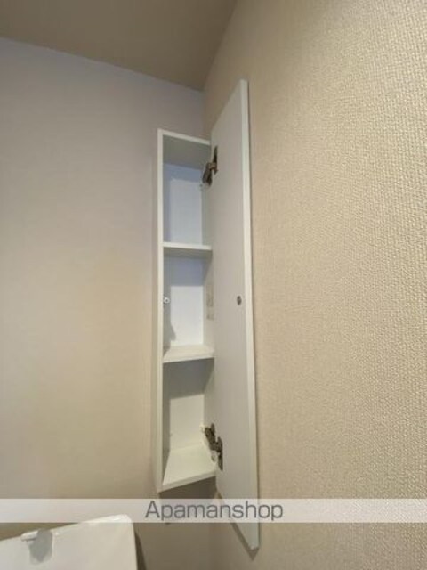 香川県高松市瓦町１丁目[1K/36.7m2]のトイレ