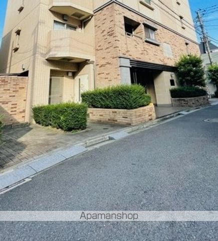 ラクラス杉並方南町の玄関写真