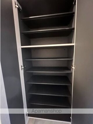 Ｕｎｅ　Ｌｕｍｉｅｒｅ[1LDK/45.34m2]の玄関