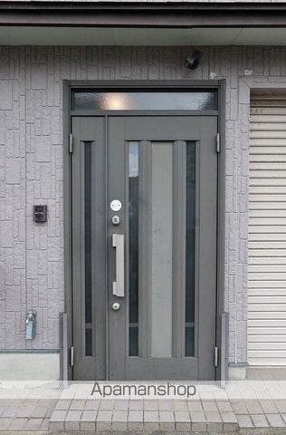 牟岐線 阿波富田駅 徒歩15分 2階建 築64年の玄関写真