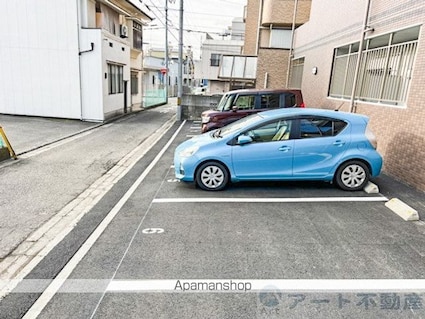 リュンヌ祇園[1R/21.36m2]の駐車場1