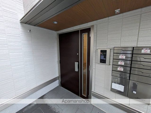 ペルル新広の玄関写真