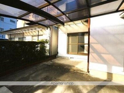 山本貸家[4DK/94.52m2]の駐車場