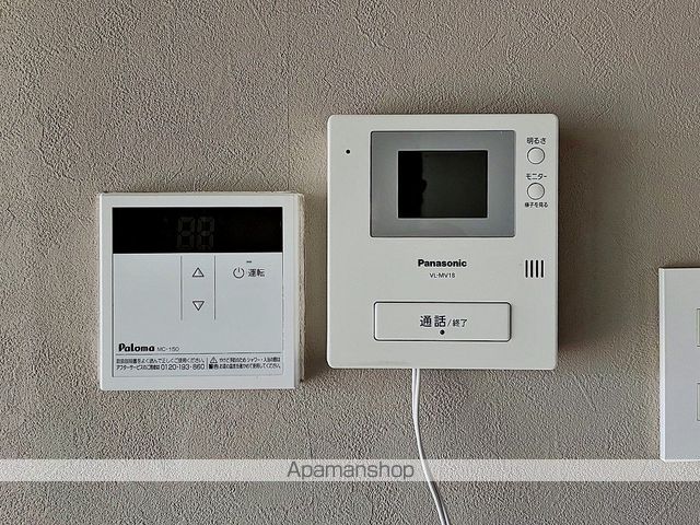 CRESTの内装写真