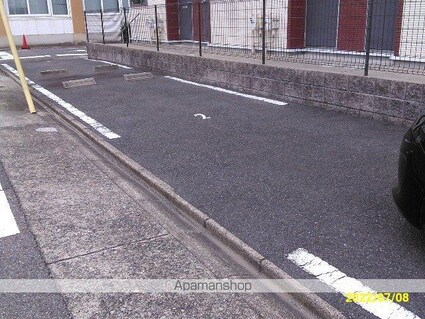 レオネクスト白菊[1K/23.4m2]の駐車場