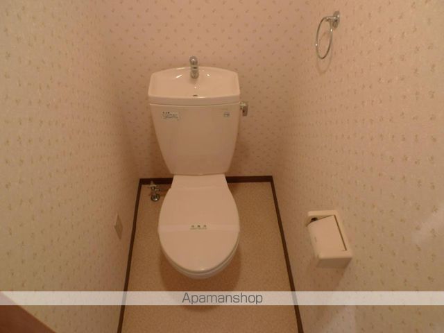 ロータリーマンション出口の内装写真